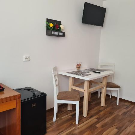 Luca'S Studio 3 ,Close To Therme Bucharest, Airport Otopeni Balotești Exterior foto